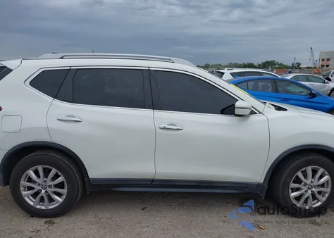 2017 Nissan Rogue Sv z USA, uszkodzony, nr VIN 5N1AT2MT7HC881975